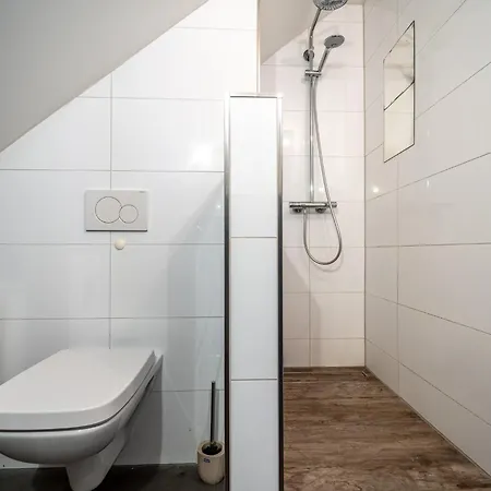 Kleines Maisonette- *