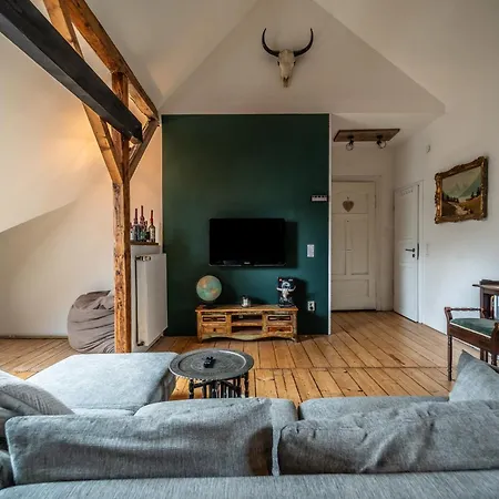 Kleines Maisonette- Apartment *