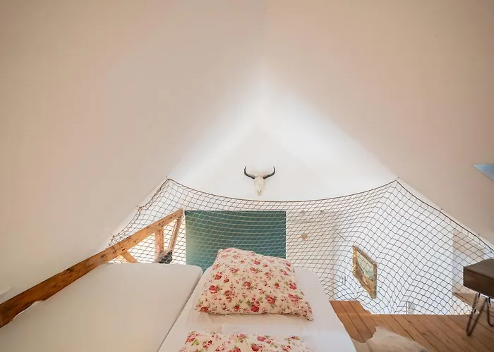 Kleines Maisonette- *